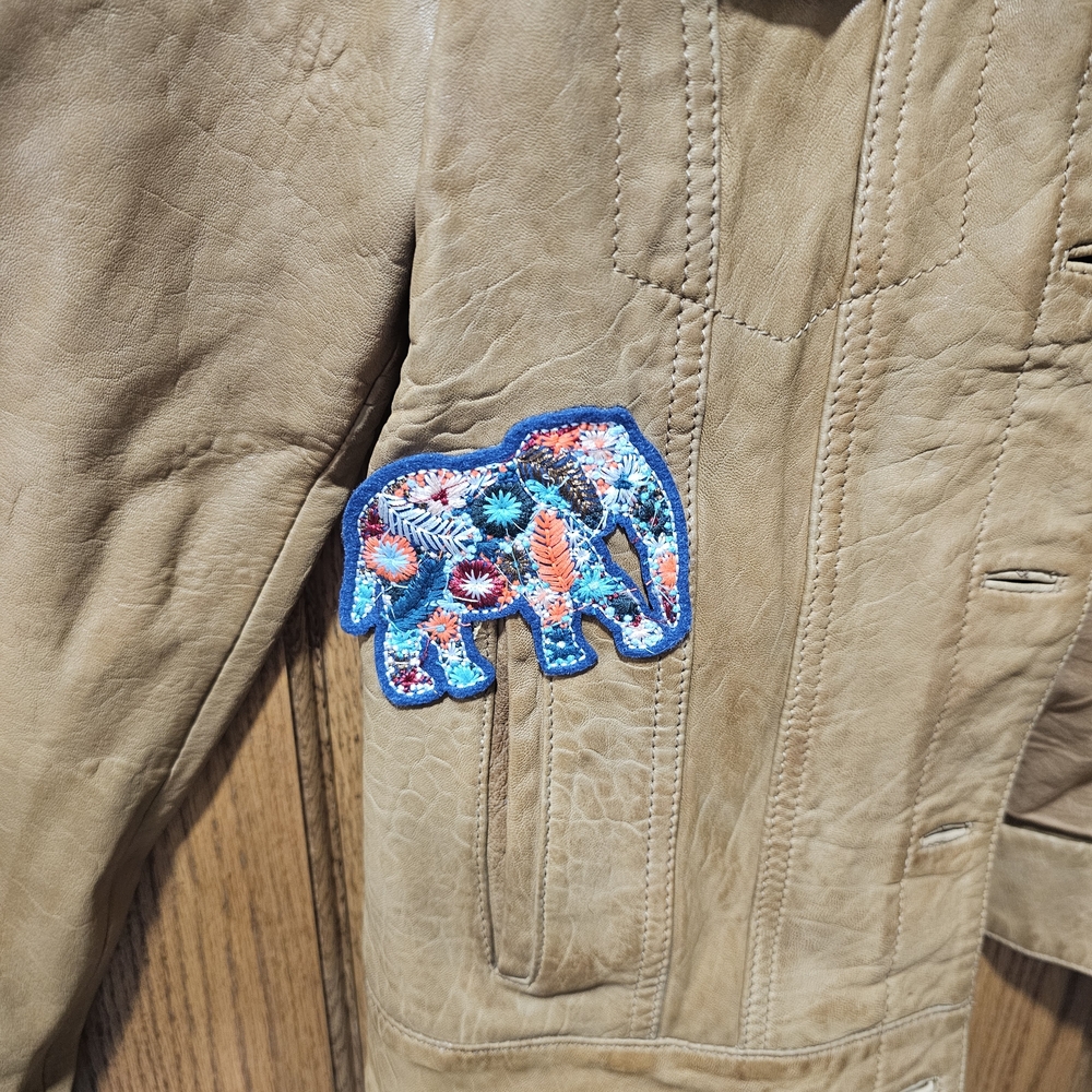 Tan Leather Jacket With Embroidered Patch - image 3